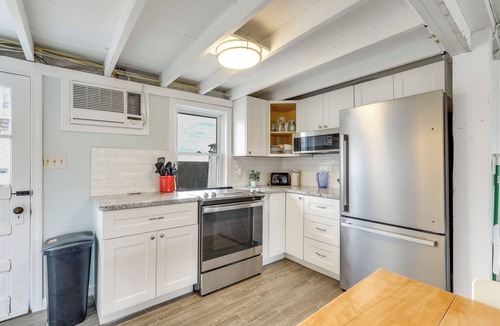 Westbrook Center Cottage | Charming Westbrook Cottage, Steps to Private Beach
