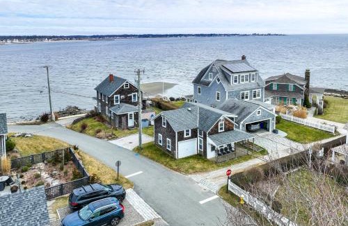 Westbrook Center House | Charming Westbrook Cottage, Steps to Private Beach