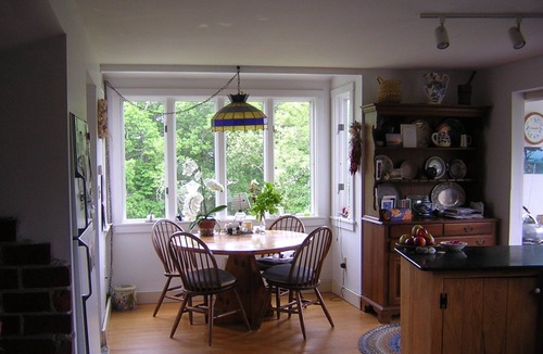 Adamsville House | Charming Westport Harbor Cape