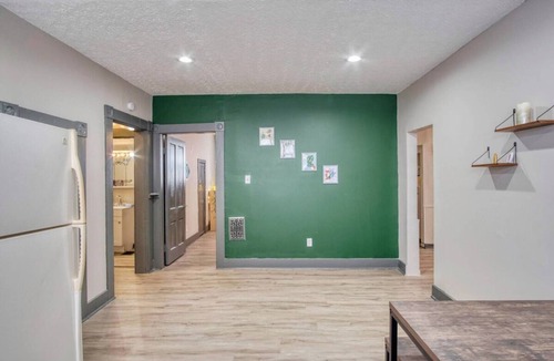 Windsor Park Apartment | Charming Windsor Park Stay 1BR 1BA w Workspace