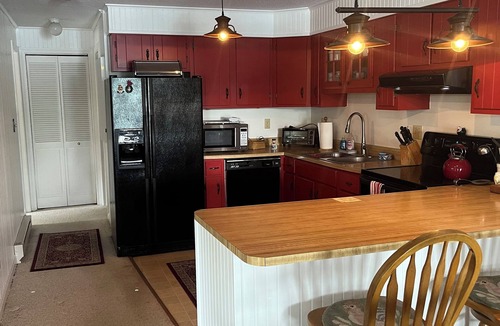 Wolfeboro Cottage | Charming YEAR ROUND 4-bedroom cottage on Lake Winnipesaukee