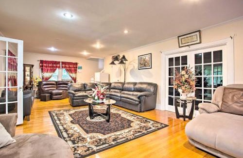 Park Hill House | Charming Yonkers Retreat - 10 Mi to Central Park!