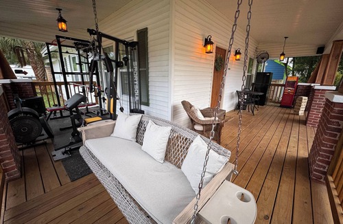 East Hill House | Charmingly located 3/2 house in Pensacola with many amenities