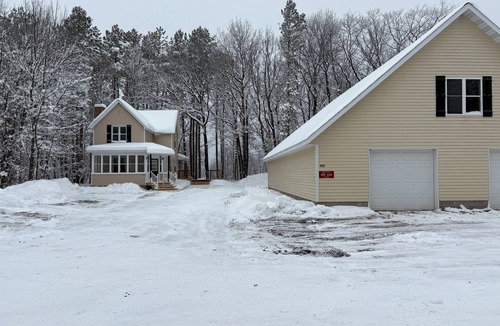 Wakefield House | Charmingly renovated 1920's ski cottage in Indian Village in Wakefield.