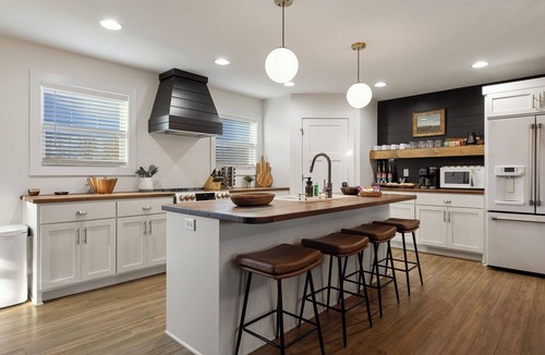 Chaplin House | Charred Oak Reserve-Sleeps 10-Hot Tub, Firepit by Iconiq stays