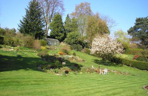 Dorking Bed & Breakfast | Chart House Bed and Breakfast