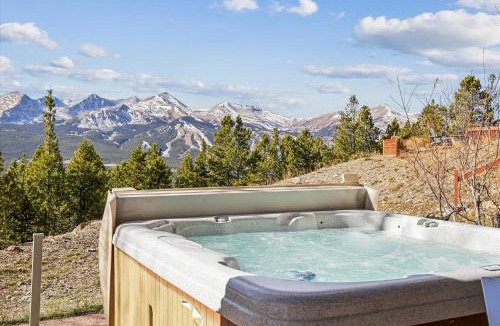 Baldy Mountain House | Charter Ridge 22 Great Views, Private Hot Tub!