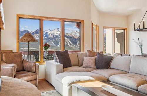 Baldy Mountain House | Charter Ridge 22 Great Views, Private Hot Tub!