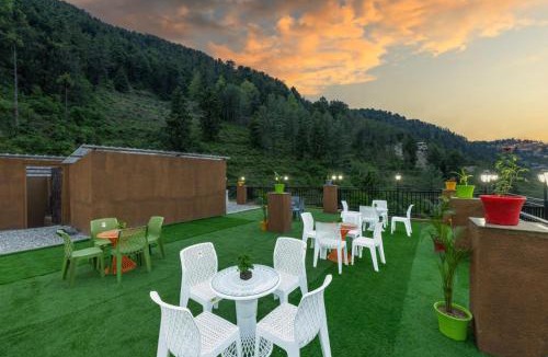 Kufri Apartment | Charvi Regency I Vacations I Conference I Mice I Family Events I Open Air Terrace I Sky Bonfire I Wooden Rooms With Pvt Balconies I Charvi Retreat by Exotic Stays