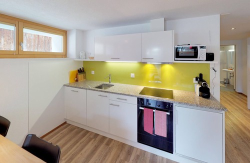 Tschlin Apartment | Chasa Samalgors: Modern and family-friendly 3-room apartment in the idyllic mountain village of Tschlin