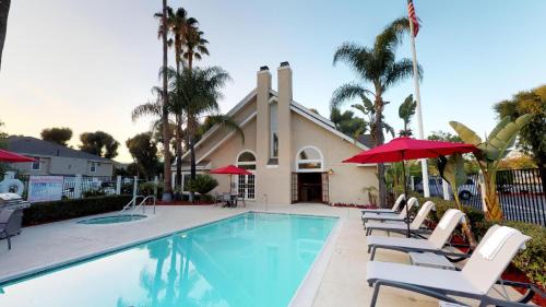 Brea Hotel | Chase Suites Brea-Fullerton - North Orange County