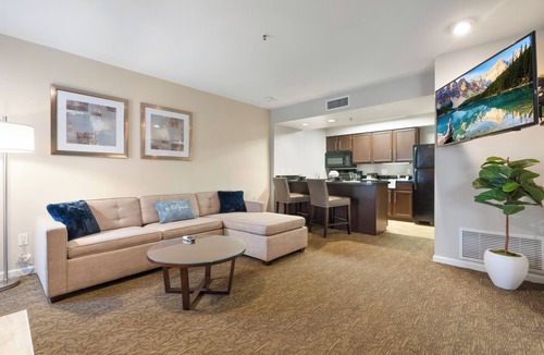 Brea Hotel | Chase Suites Hotel Brea-Fullerton