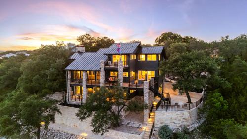 Point Venture House | Chasing Summer - Private Lakefront Luxury on Lake