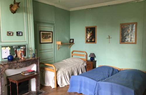 Saint-Michel-de-Chavaignes Villa | Chateau de Lassay - Charming castle for rent in Sarthe