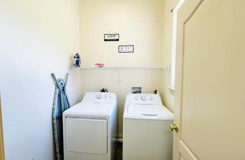 Pine Grove Apartment | Chateau 10