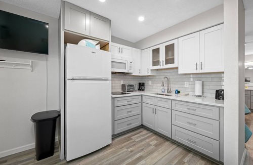 Belleair Beach Condo | 🌊Chateau 2E: Remodeled condo on Belleair Beach Great Discounts!