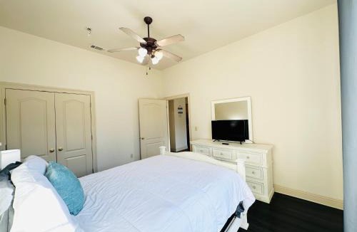 Pine Grove Apartment | Chateau 4