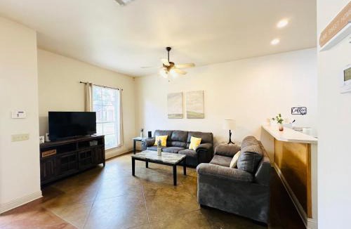 Pine Grove Apartment | Chateau 5