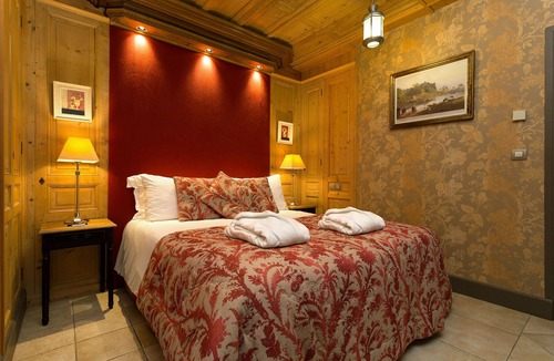 Chambery House | Chateau Authentique avec piscine dans les Vignes