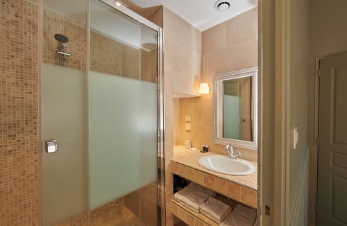 La Pointe Rouge Hotel | chateau beaupin