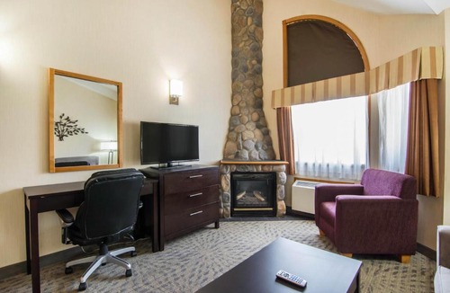 Canmore Hotel | Chateau Canmore