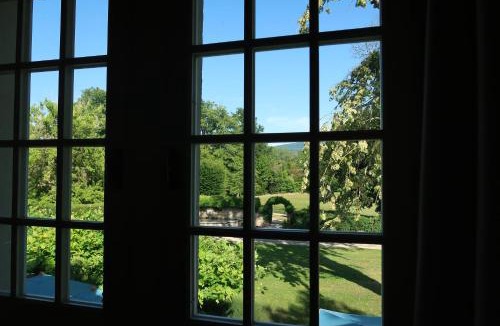 Port-Lesney Hotel | Chateau De Germigney