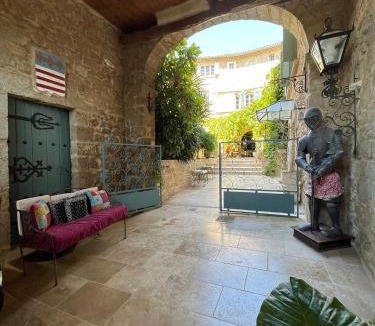 Murviel-les-Beziers Bed & Breakfast | Chateau de Murviel