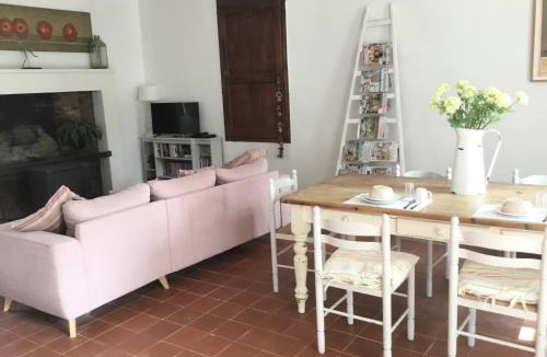 Agris House | Chateau des Fouilloux - Guest House