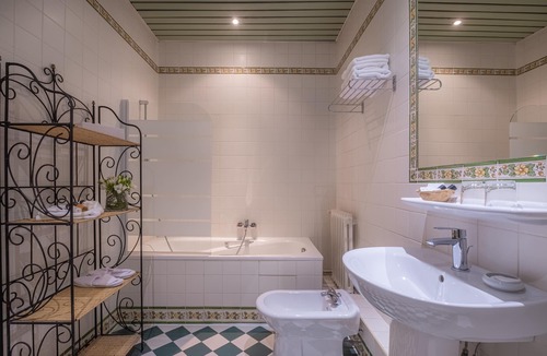 Chancelade Hotel | Chateau des Reynats