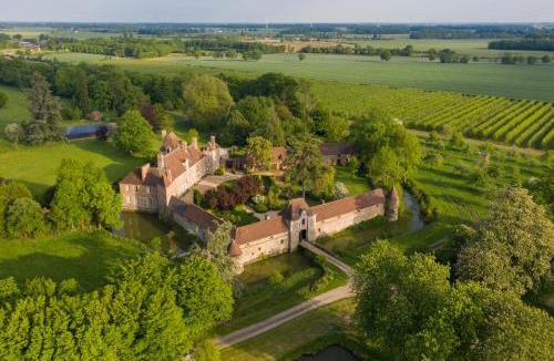 Saint-Pierre-du-Mesnil Bed & Breakfast | Chateau du Blanc Buisson