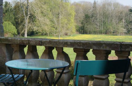 Saint-Pierre-du-Mesnil Bed & Breakfast | Chateau du Blanc Buisson