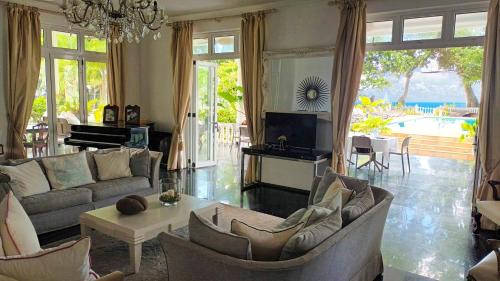 Beau Vallon Hotel | Chateau Elysium