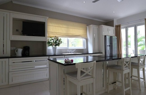Beau Vallon House | Chateau Elysium