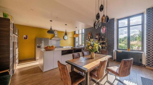 Saint-Germain-la-Campagne Bed & Breakfast | Chateau Leken's