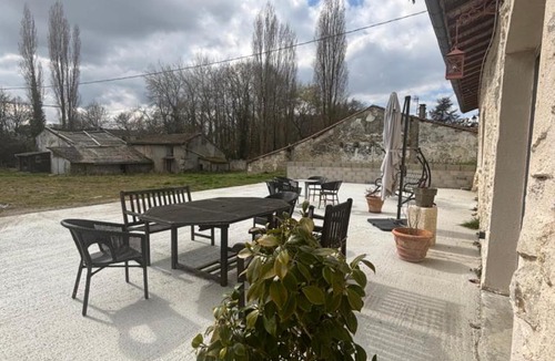 Saint-Sulpice-et-Cameyrac Hotel | Chateau Chatillon