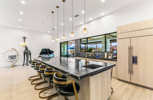 Bermuda Dunes House | Chateau Giraffe, a unique luxurious estate near Palm Desert & La Quinta
