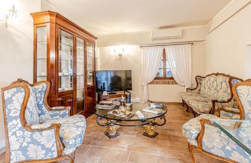 Montecatini Val di Cecina Villa | Chateau La Siroque