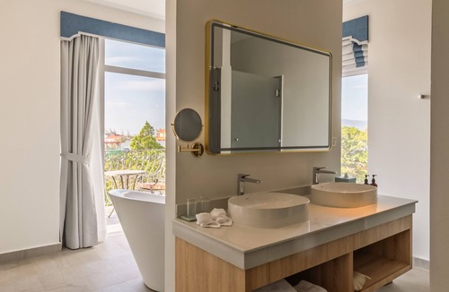 Kampot Hotel | Chateau Kampot