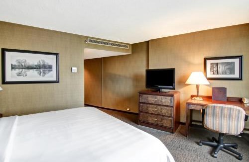 Downtown Edmonton Hotel | Chateau Lacombe Hotel