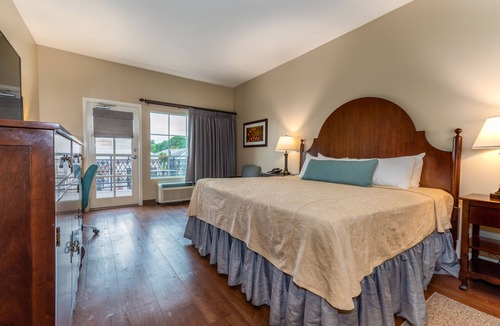 Downtown Historic Hotel | Chateau Saint Denis Hotel
