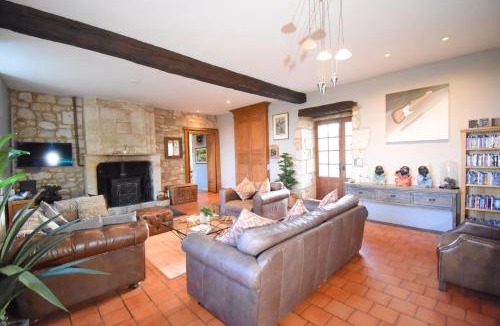 Sadillac Villa | Chateau with Pool and Golf Course
