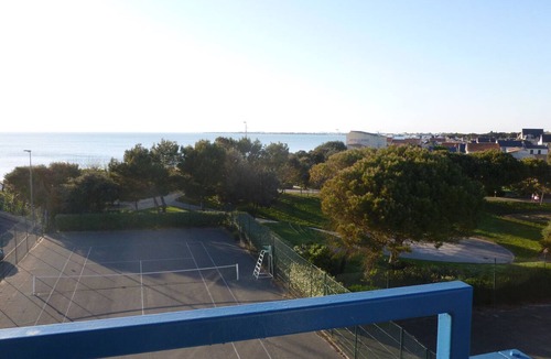 Quartier du Casino Apartment | Châtelaillon-Plage: Sea view apartment for 2 with pool