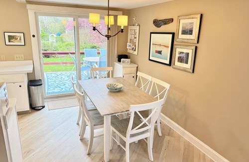 West Chatham House | Chatham Break! 3 BR, A/C, Outdoor Shower + Deck, Near Beaches, Large Quiet Yard