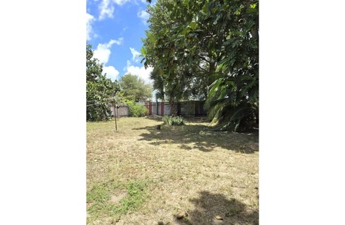 Warleigh Cottage | Chattel House, in Speightstown!