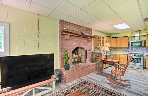 Mountain Rest Cabin | Chauga River Cabin: Pets Welcome!