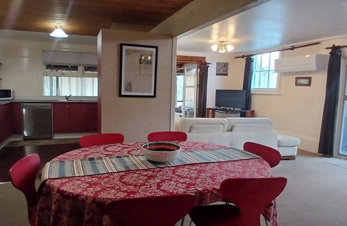Kaipara District Apartment | Cheap & Cheerful 1-2 Bdr roomy Guest-Wing at the 150-yr-old Aratapu School House