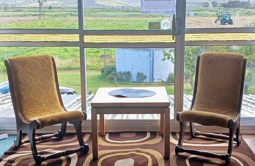 Kaipara District Apartment | Cheap & Cheerful 1-2 Bdr roomy Guest-Wing at the 150-yr-old Aratapu School House