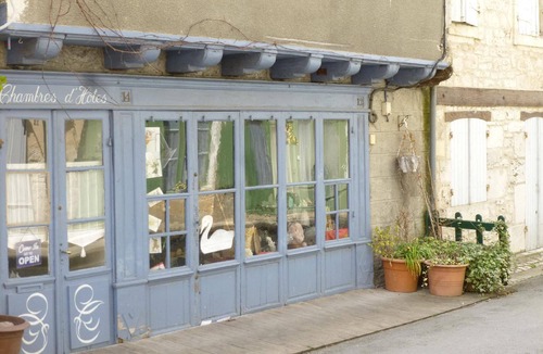 Couze-et-Saint-Front House | Cheap detached house sun bed 160cm patio
