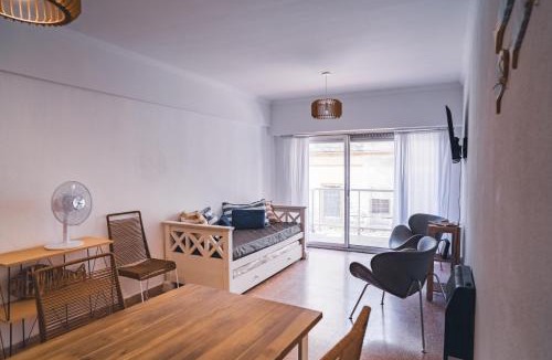 La Perla Apartment | Check and Home - Mitre - 5 Huéspedes con Balcón a la Calle, Patio y Parrilla