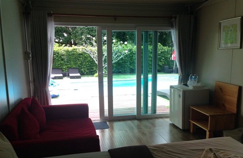 Trat Hotel | Check In & Chill Out Laem Sok Pier